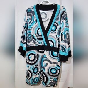 Beautiful Geometric Y2K Blue/White/Black Flowy 3/4 Sleeve Women's Top - Size 4X